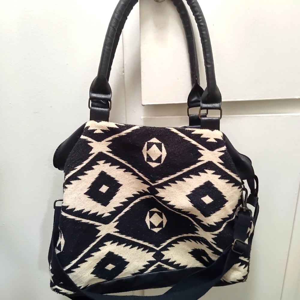 Womens black and white aztec designed mossimo weekender bag